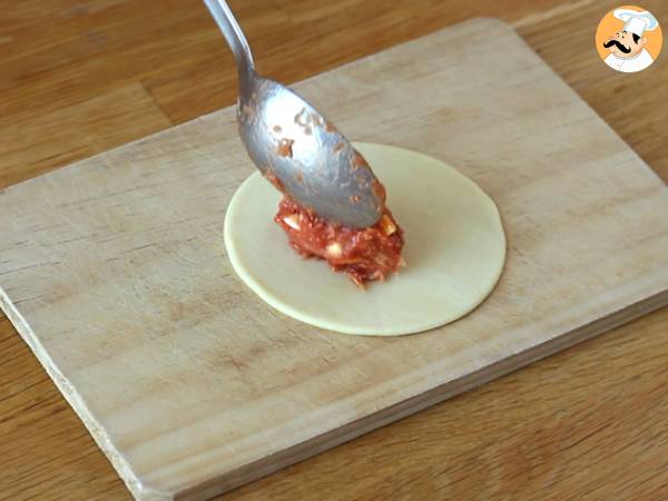Empanadillas al tonno con impasto fatto in casa - Preparazione tappa 7