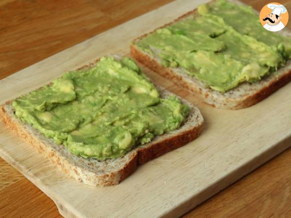 Tramezzino con tonno, avocado e cetriolo - Preparazione tappa 1