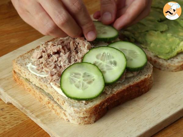 Tramezzino con tonno, avocado e cetriolo - Preparazione tappa 2