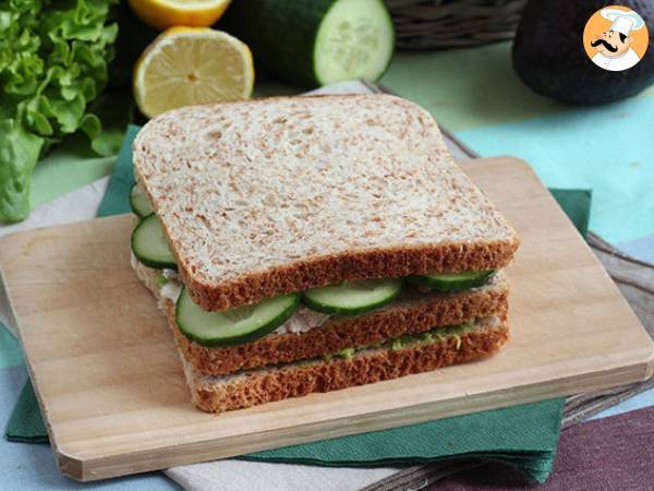 Tramezzino con tonno, avocado e cetriolo - Preparazione tappa 4