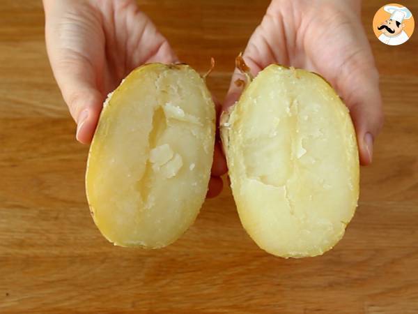 Patate ripiene al forno con pancetta e formaggio - Preparazione tappa 1