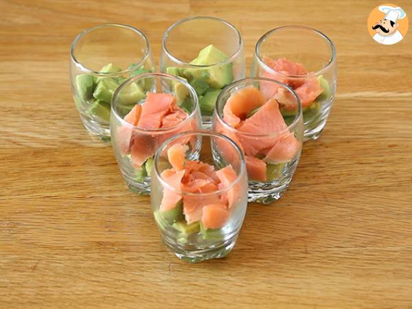 Bicchierini avocado e salmone affumicato - Preparazione tappa 4