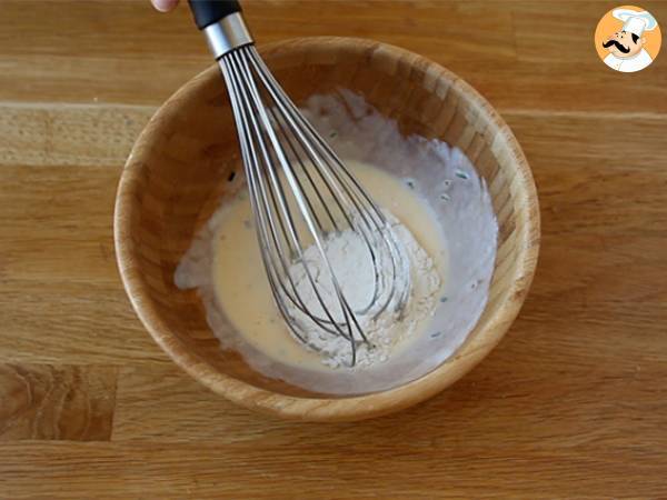 Waffle salati ripieni con salmone affumicato e formaggio fresco - Preparazione tappa 1