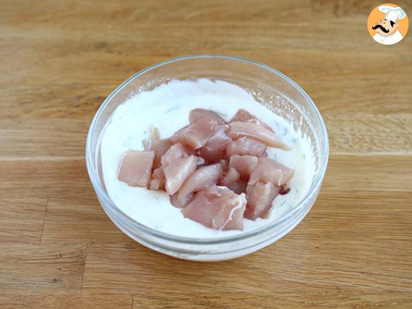 Spiedini di pollo marinati in salsa yogurt - Preparazione tappa 2