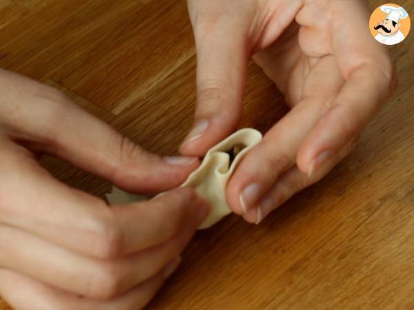Gyoza di pollo con funghi e carote - Preparazione tappa 9