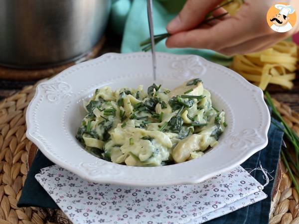 One pot pasta con spinaci, pollo e formaggio caprino fresco - Preparazione tappa 5