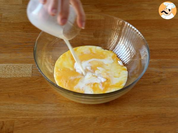 French Toast veloce, la ricetta facile con il Pan Brioche - Preparazione tappa 1