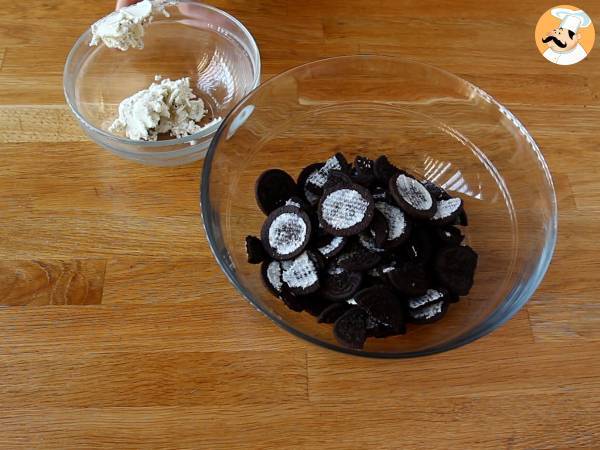Torta Oreo con 3 ingredienti e pronta in soli 6 minuti al microonde! - Preparazione tappa 1