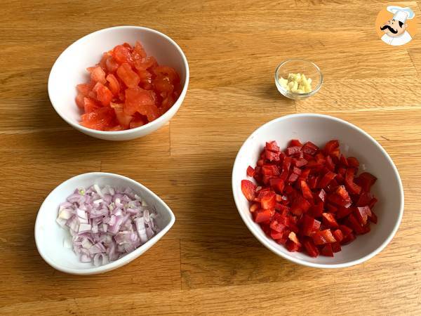 Salsa pomodoro e peperoni: ricetta semplice per condire la pasta - Preparazione tappa 1