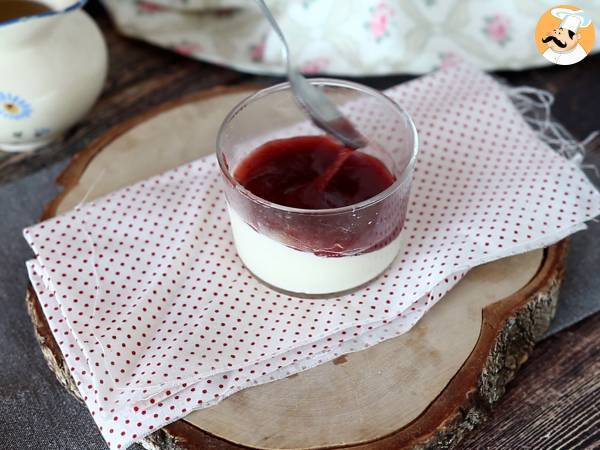 Panna cotta con coulis ai frutti di bosco - Preparazione tappa 5