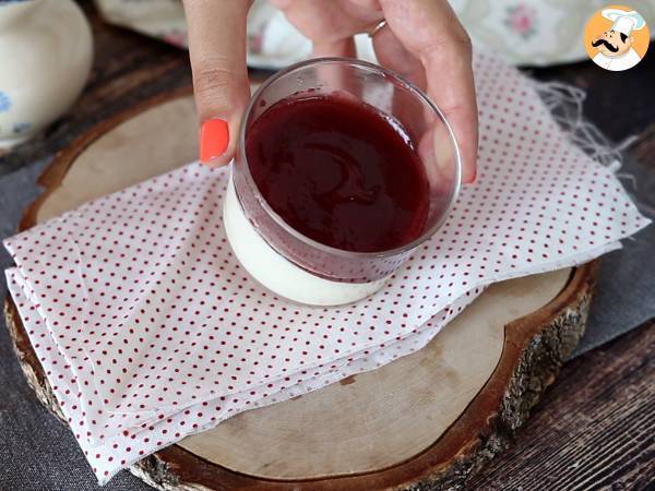 Panna cotta con coulis ai frutti di bosco - Preparazione tappa 6