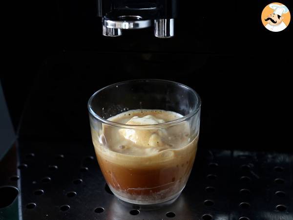 Affogato al caffè, la ricetta fresca e golosa - Preparazione tappa 3