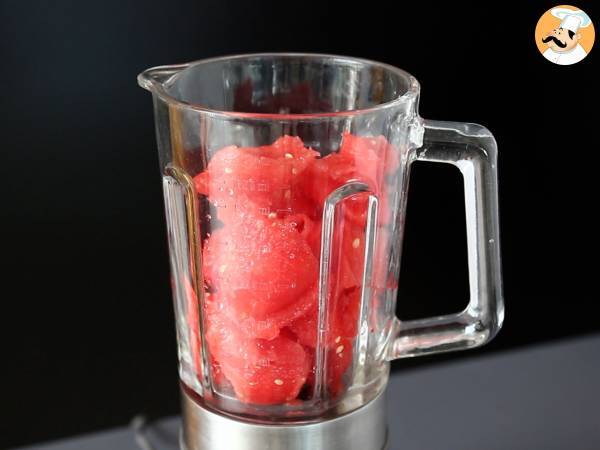 Frosé all'anguria, il drink fresco e leggermente alcolico da preparare a casa - Preparazione tappa 2