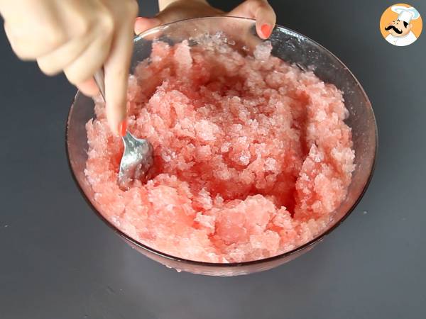 Frosé all'anguria, il drink fresco e leggermente alcolico da preparare a casa - Preparazione tappa 4