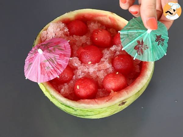 Frosé all'anguria, il drink fresco e leggermente alcolico da preparare a casa - Preparazione tappa 5
