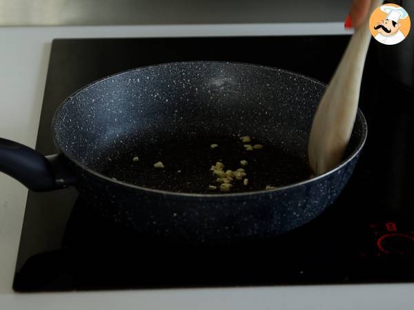 Pasta con gamberi e pomodorini - Preparazione tappa 2