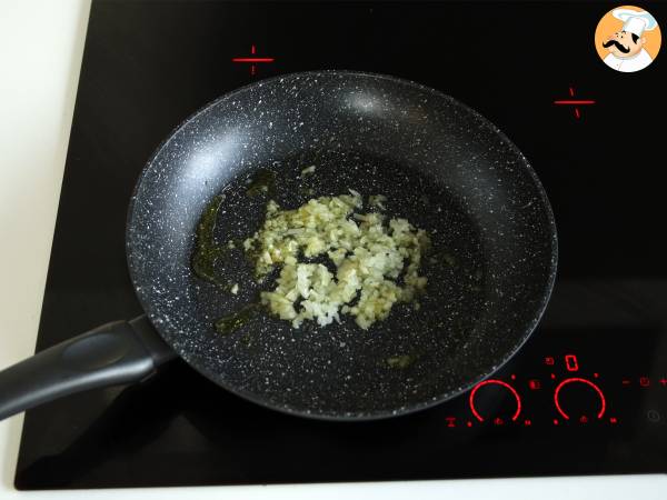 Pasta alla boscaiola, il primo piatto ideale per l'autunno e l'inverno - Preparazione tappa 1