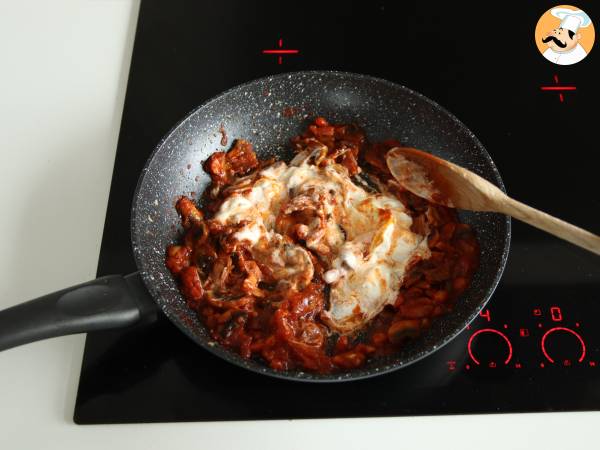 Pasta alla boscaiola, il primo piatto ideale per l'autunno e l'inverno - Preparazione tappa 5