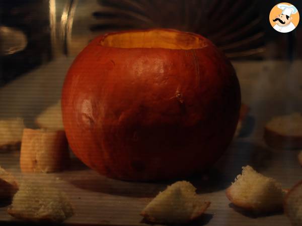 Fonduta nella zucca, la ricetta speciale per l'autunno! - Preparazione tappa 6