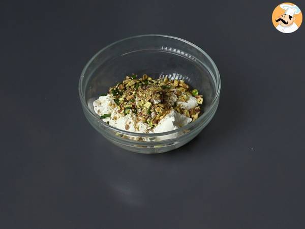 Rotolo di salmone con ricotta e pistacchi - Preparazione tappa 2
