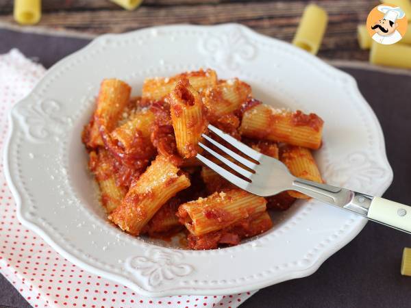 Pasta con la 'Nduja, un primo piatto calabrese facilissimo da preparare - Preparazione tappa 7