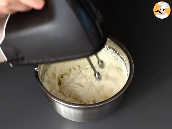 Pandoro farcito con crema al mascarpone e Nutella - Preparazione tappa 4