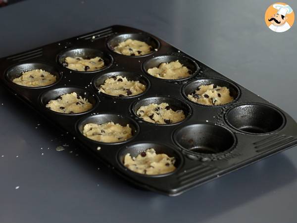 Cookie cups al cioccolato con carote di pasta di mandorla - Preparazione tappa 3