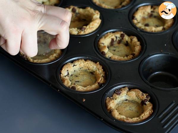 Cookie cups al cioccolato con carote di pasta di mandorla - Preparazione tappa 4