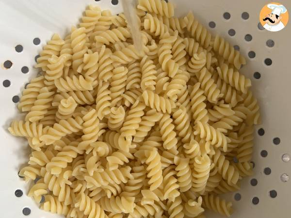 Pasta fredda cremosa, pronta in meno di 10 minuti! - Preparazione tappa 1