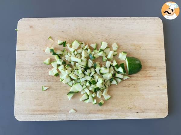 Pasta cremosa con zucchine, ricetta gustosa e velocissima da preparare - Preparazione tappa 1