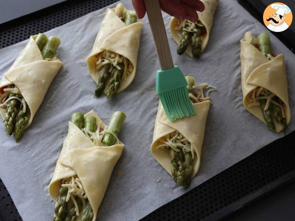 Involtini di pasta sfoglia con asparagi e prosciutto - Preparazione tappa 5