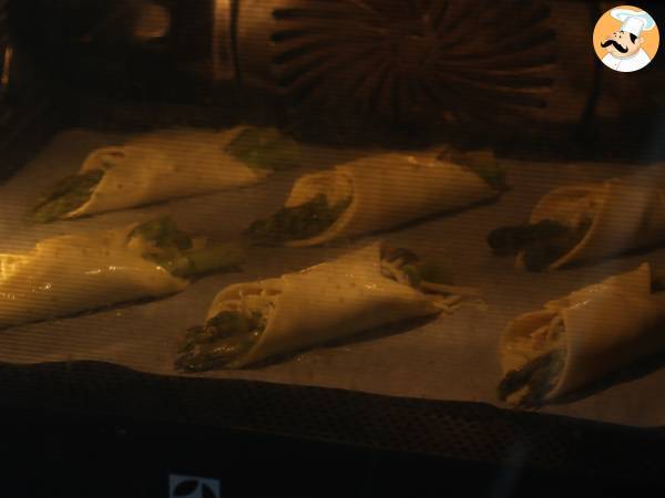 Involtini di pasta sfoglia con asparagi e prosciutto - Preparazione tappa 6