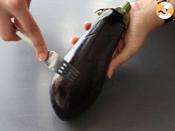Baba ganoush, la deliziosa crema di melanzane mediorientale - Preparazione tappa 1