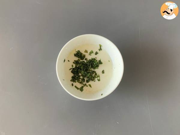 Salsa yogurt per insalate e polpette - Preparazione tappa 3