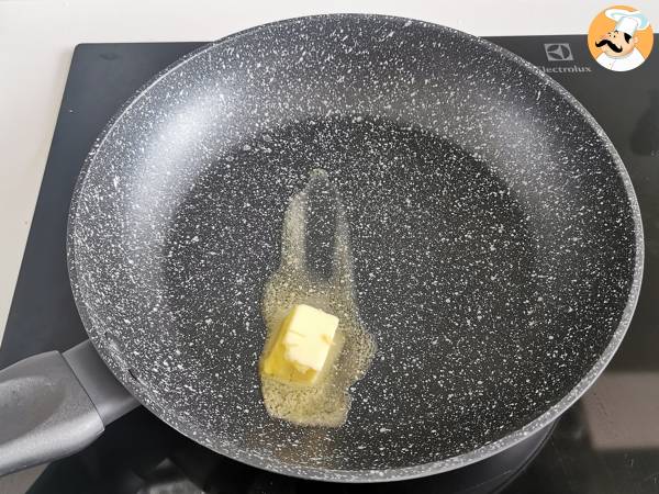Omelette al formaggio, la ricetta veloce pronta in 5 minuti! - Preparazione tappa 4