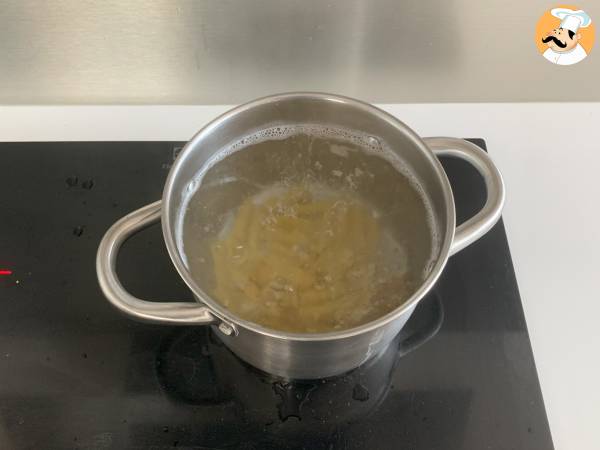 Pasta con peperoni e philadelphia - Preparazione tappa 3