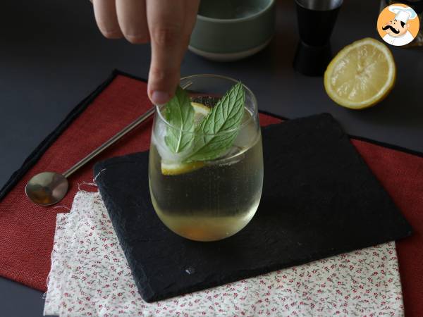 St-Germain Spritz: il drink perfetto per l'aperitivo - Preparazione tappa 5