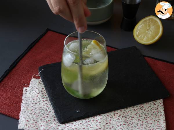 St-Germain Spritz: il drink perfetto per l'aperitivo - Preparazione tappa 6