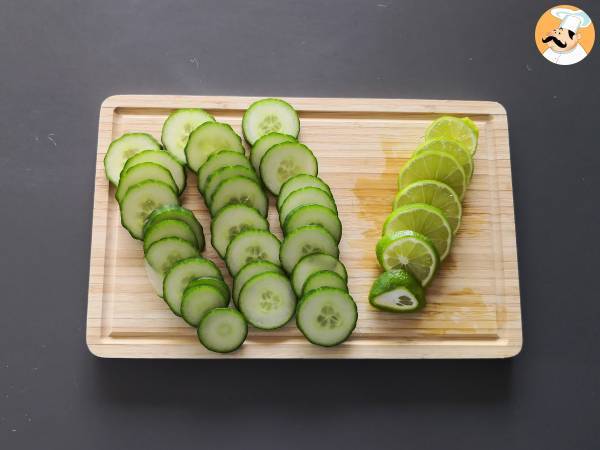 Acqua aromatizzata al cetriolo, lime, menta e zenzero - Preparazione tappa 1