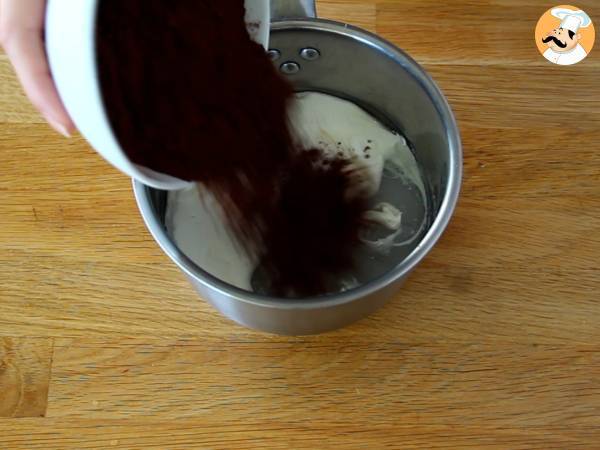 Glassa a specchio al cioccolato: la ricetta spiegata passo a passo! - Preparazione tappa 2