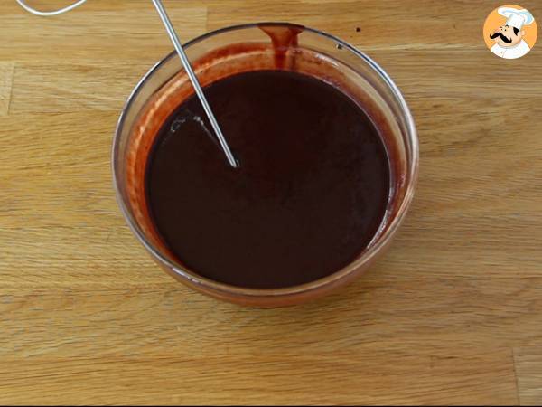 Glassa a specchio al cioccolato: la ricetta spiegata passo a passo! - Preparazione tappa 5