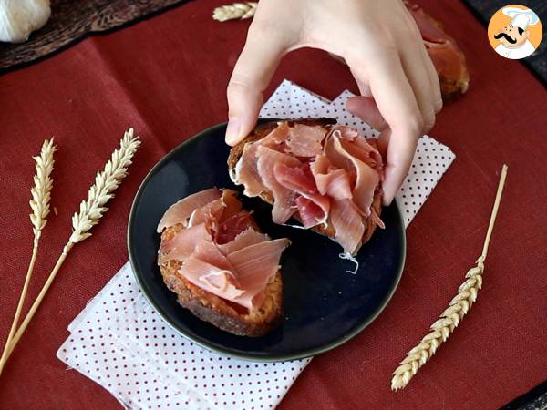 Bruschetta con prosciutto crudo e pomodoro - Preparazione tappa 5