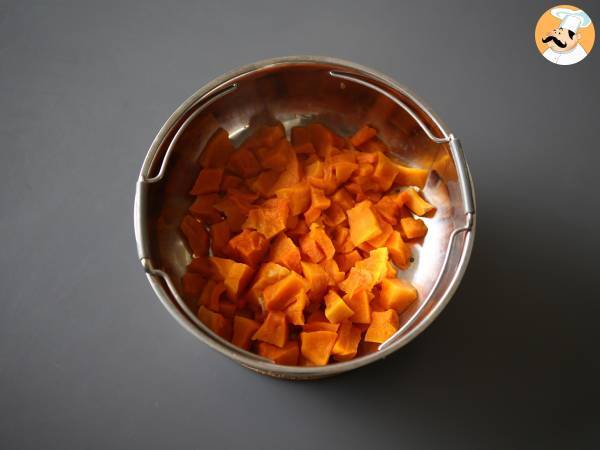 Torta salata alla zucca, la quiche perfetta per una cena rapida e sfiziosa - Preparazione tappa 2