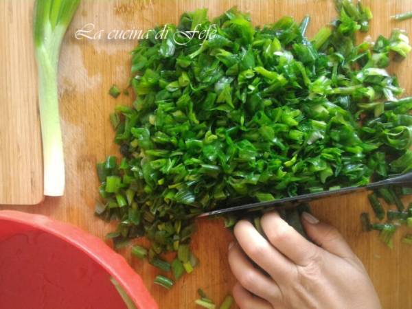 Torta di gambi di cipollotto fresco e ricotta - Preparazione tappa 2