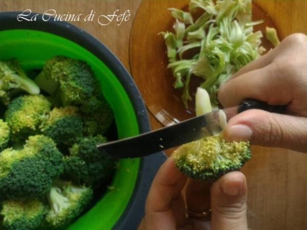 Broccoli schiacciati in crosta di parmigiano - Preparazione tappa 1