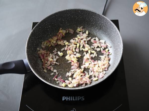 Riso con ragù vegetariano, un piatto nutriente e gustoso pronto in pochissimo tempo! - Preparazione tappa 1