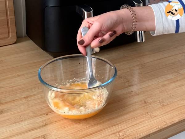 Frittata in friggitrice ad aria, una ricetta leggera senza sporcare nulla in cucina! - Preparazione tappa 1