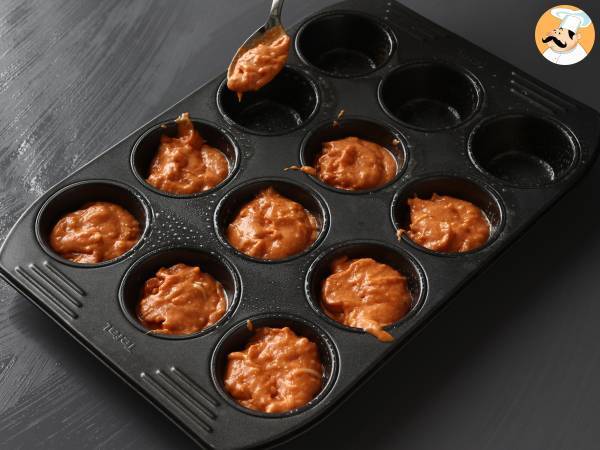 Muffin salati al pomodoro con cuore di mozzarella - Preparazione tappa 4
