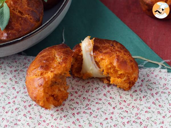 Muffin salati al pomodoro con cuore di mozzarella - Preparazione tappa 7