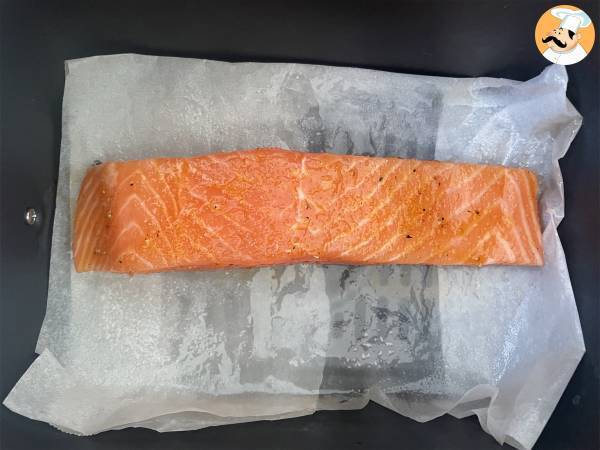Salmone in friggitrice ad aria: la ricetta sana e gustosa da provare subito! - Preparazione tappa 4